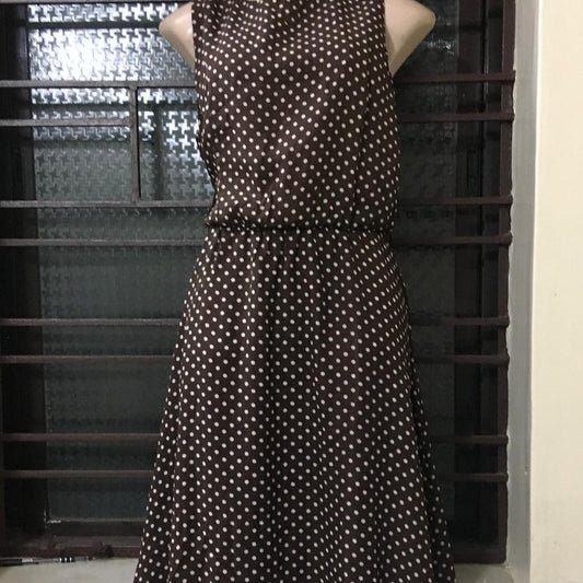 A Classic Sleeveless Midi Dress