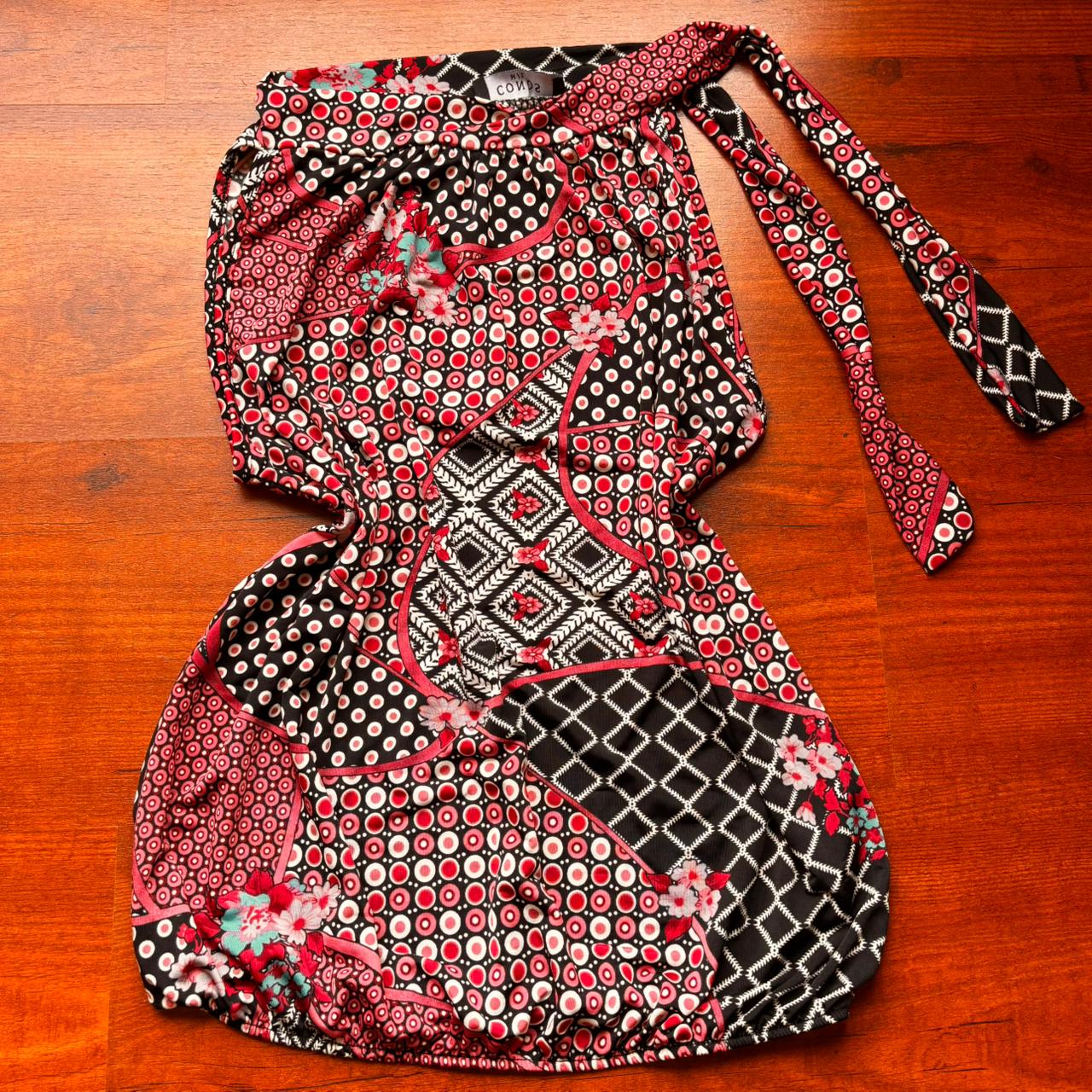 Printed Top With Tying Neck